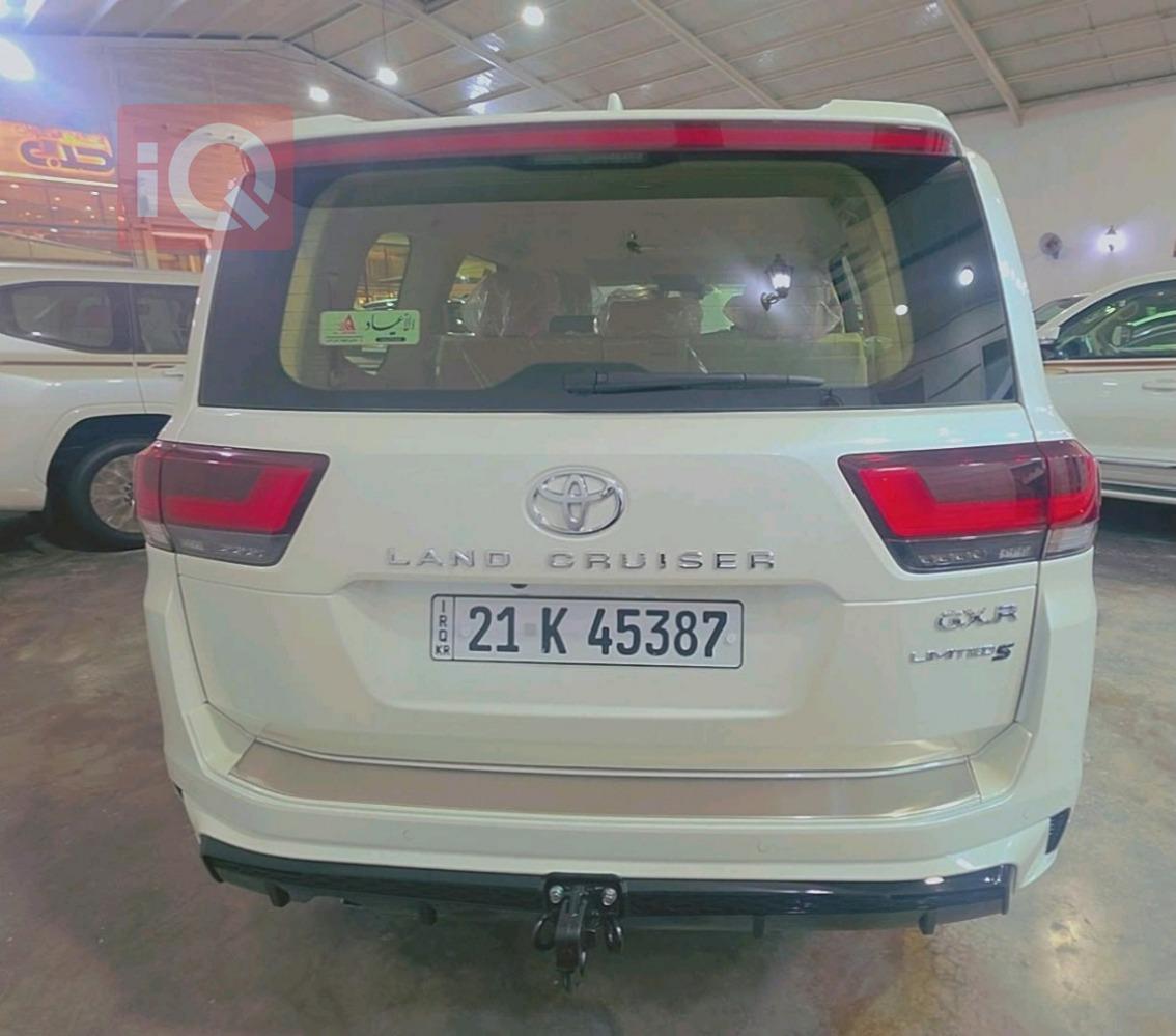 تۆیۆتا لاند کروزەر